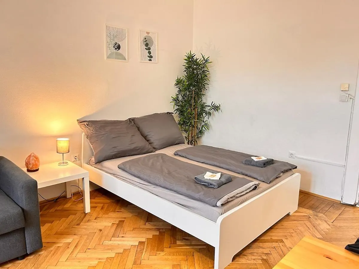 Bright & Cozy Apartment In City Center Vienna 32