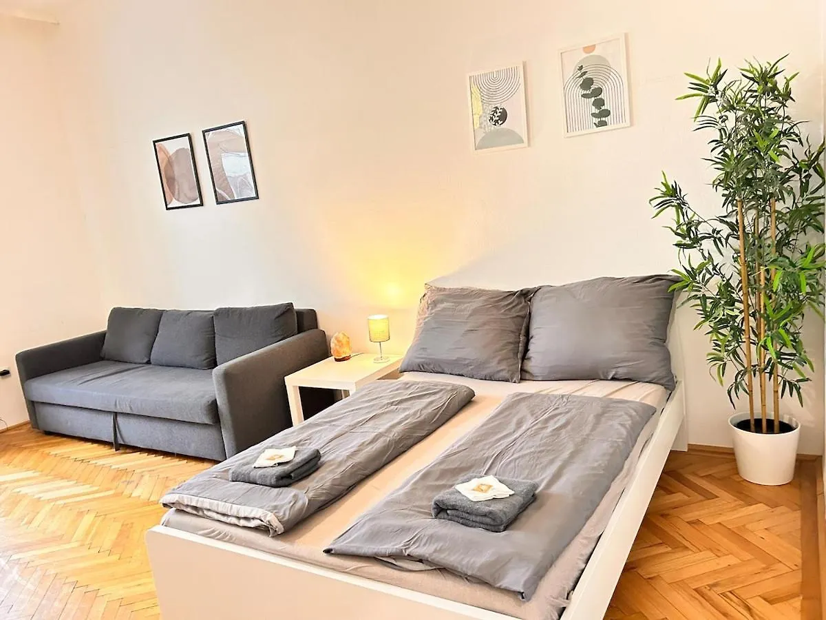 Bright & Cozy Apartment In City Center Vienna 32